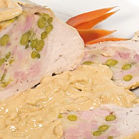 Tasca di tacchino con piselli e panna