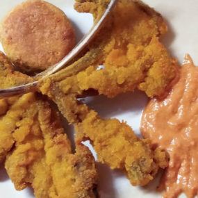 Farfalle di agnello al forno con salsa di peperone e feta di Maria Rosa Steno